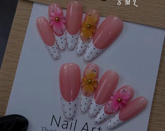 Handmade nailbox / summer flowers