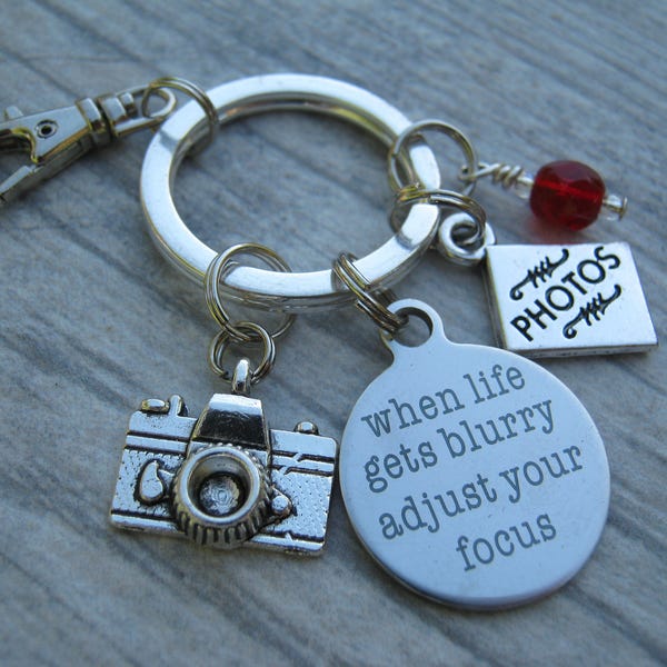 Personalized Photograper Keychain, When Life Gets Blurry Adjust your Focus Zipper Pull, Accessory, Camera Keychain Lanyard, Photography Gift