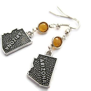 Pendientes arizona birthstone, pendientes de geografía personalizada en ganchos hipoalergénicos, US State Jewelry, antiqued silver