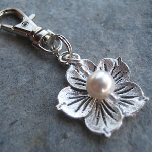 Hibiscus Zipper Pull, Personalized Pearl Flower Key Fob, Wedding Charm, Nature, Tropical Accessory, Bridal Party Gift, Garden, Hawaii