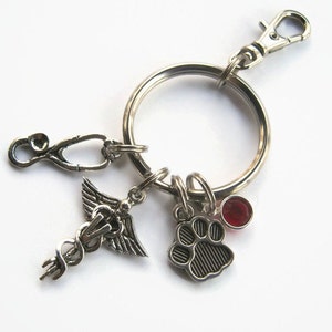 Llavero veterinario, tirón de cremallera del médico veterinario, accesorio personalizado caduceo, llavero médico, técnico veterinario, cordón del hospital de animales