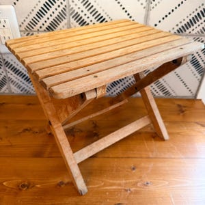 Vintage Small Folding Wood Plant Stand Slatted Display Riser Rustic Wooden Table Shelf Decor