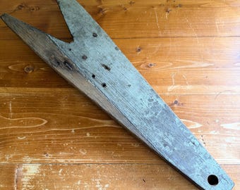 Sacabotas de madera primitivo, estilo vintage, hecho a mano, rústico, decoración de granja, madera pintada, arte popular, decoración de cabaña, 20 pulgadas.