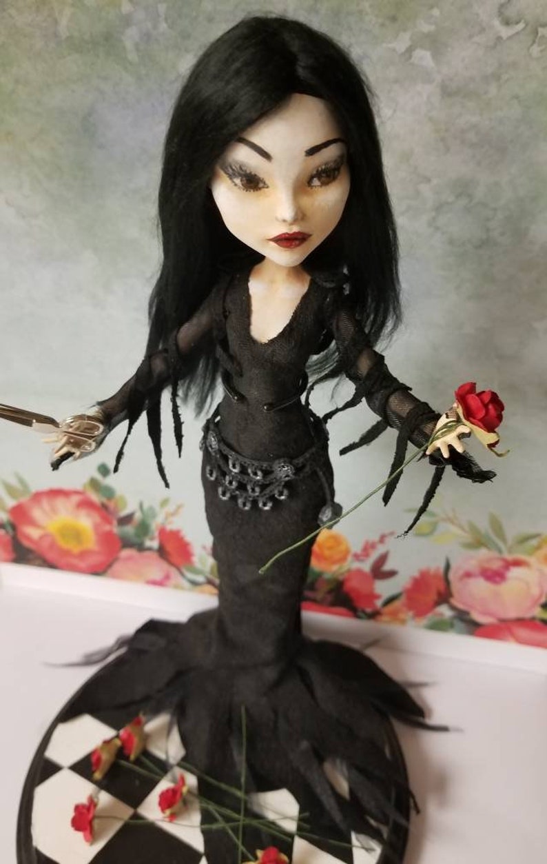One Of a Kind Monster High Remake Doll, Gothic Temptress Doll image 6