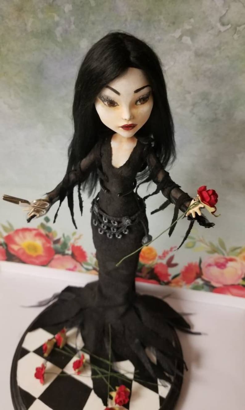 One Of a Kind Monster High Remake Doll, Gothic Temptress Doll image 3