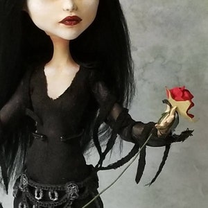 One Of a Kind Monster High Remake Doll, Gothic Temptress Doll image 10