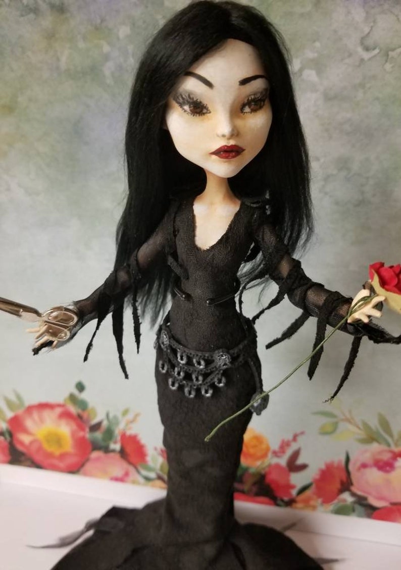 One Of a Kind Monster High Remake Doll, Gothic Temptress Doll image 5