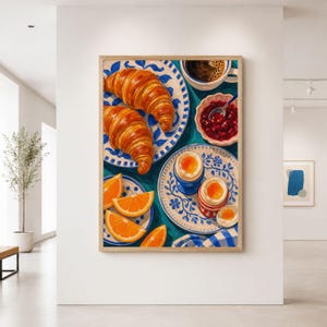 Puede incluir: Una pintura vibrante de un desayuno con dos cruasanes dorados en un plato con motivos azules y blancos, dos huevos pasados por agua en hueveras azules y rojas, un cuenco de mermelada roja, rodajas de naranja y café sobre una superficie azul verdosa.
