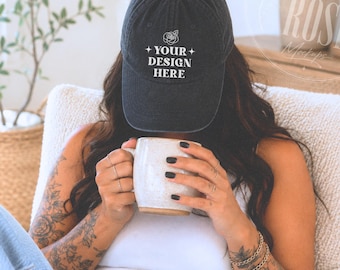 Mockup de boné preto estilo "Dad Hat", Mockup de boné bordado, Mockup de boné de beisebol liso, Mockup de boné casual, Mockup de boné aconchegante para café, Mockup de boné para impressão sob demanda (JPG)