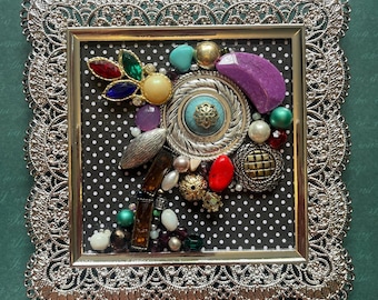 Arte moderna e elegante com joias recicladas | Mosaico abstrato vintage emoldurado com joias | Decoração eclética para casa 4x4