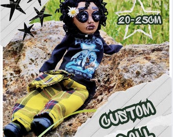 Poupée "Mini me" Customisée faite à la main (Inspiration Coraline Button Eyes Spooky Doll)