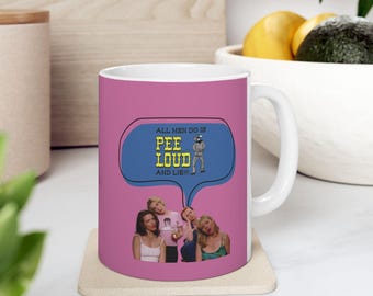 Taza de café de Sex and the City / Taza con cita ingeniosa "Todo lo que hacen los hombres es...", regalo de la cultura pop Y2K, taza retro divertida para la oficina, regalo de cumpleaños para la mejor amiga