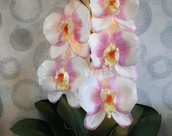 Lampadaire en forme d'orchidée