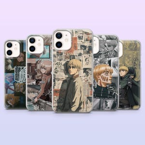 Op de afbeelding: Vijf doorzichtige smartphonehoesjes met collage-stijl ontwerpen van het anime-personage Armin Arlert uit Attack on Titan. De hoesjes tonen diverse mangapanelen, karakterportretten en het embleem van het Survey Corps in zwart, wit en gedempte tinten.