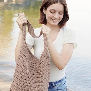 Knitted Bag Pattern PDF – Garter Stitch & Lace Tote Bag in Paris Yarn
