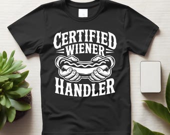 Camiseta divertida unisex con estampado gráfico para barbacoas, ideal para quienes buscan un buen manejo de salchichas.