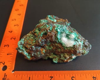 Malachite with quartz 8oz. 4"x 2"