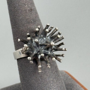 Vintage sculpturale sterlingzilver zee-egel Spoetnik brutalist koepel statement ringmaat 7,5 LEZEN