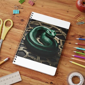 Spiralnotizbuch für Python-Entwickler | Programmierjournal im Dark-Snake-Design | Geschenk für Programmierer 2026 Bild 6