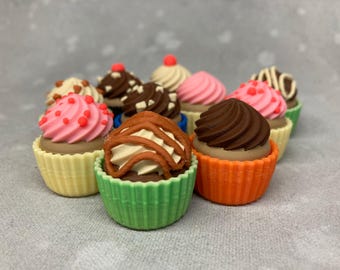 Cupcake Clicker in RANDOM COLOR - Made with real keyboard switches, 3D Printed, Cute Stim Toy, Fake Food