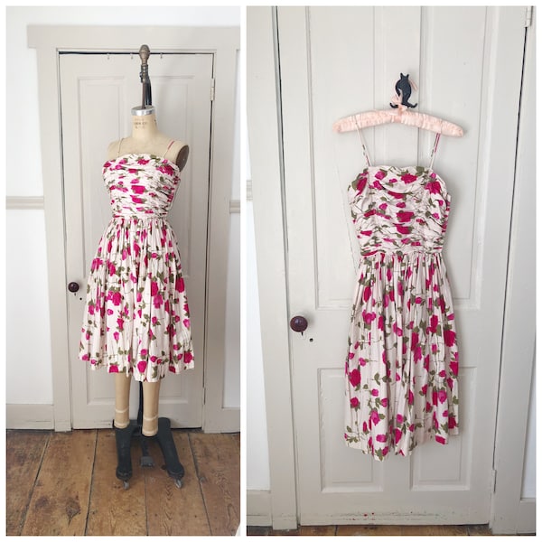 Bouquet of Spring 1950s Cream Cotton Dress with Hot Pink/Red Rose Print/Size XXS/XS