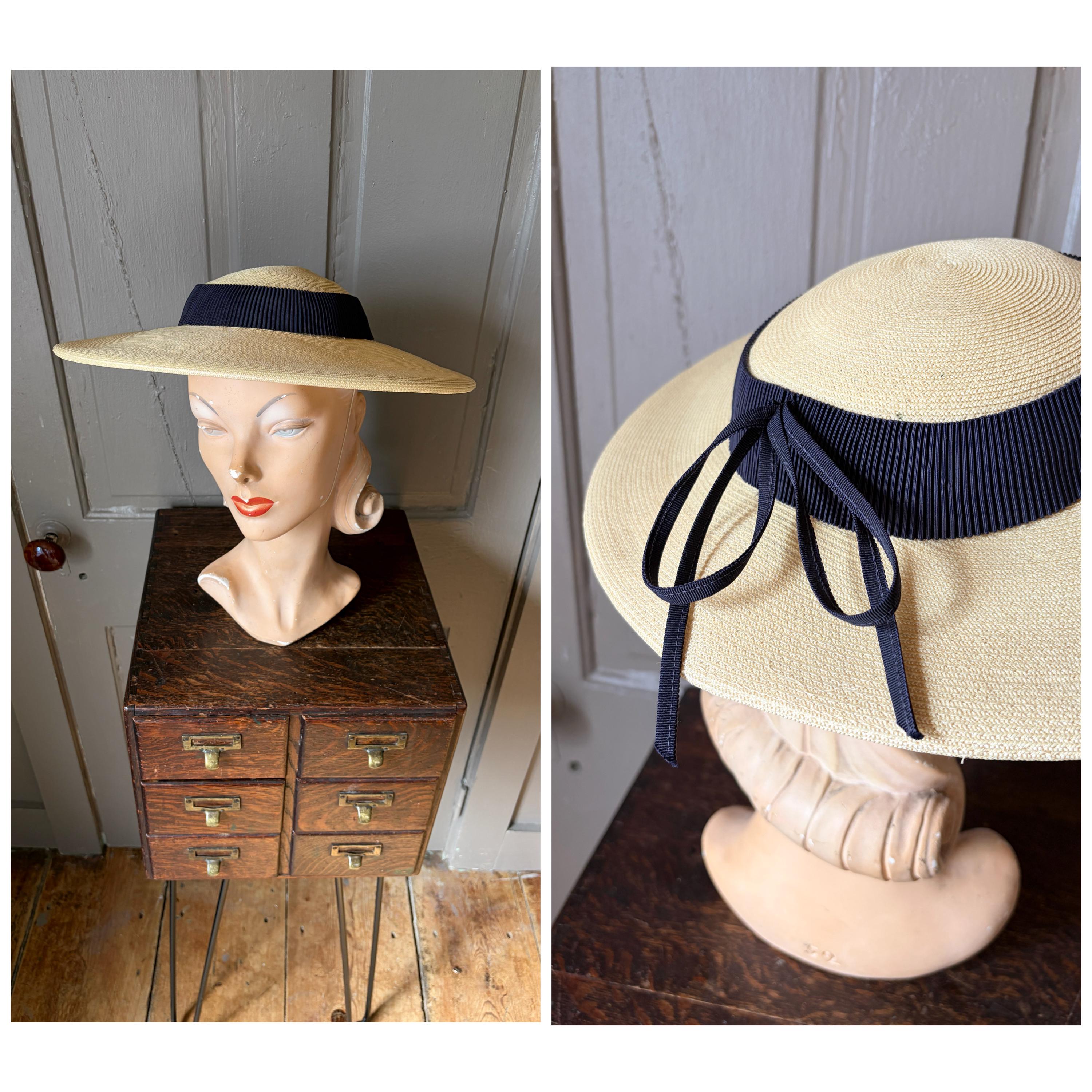 STUNNING 1930s\' NAVY TOQUE WITH A LARGE POMPOM AT THE TOP & FABRIC ELASTIC BAND Women main image 2