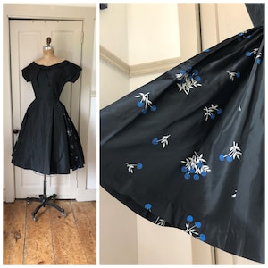 Evening Picnic 1950s Short Sleeve Minx Modes Black Taffeta Dress with Blue Cherry Novelty Print/Size XS