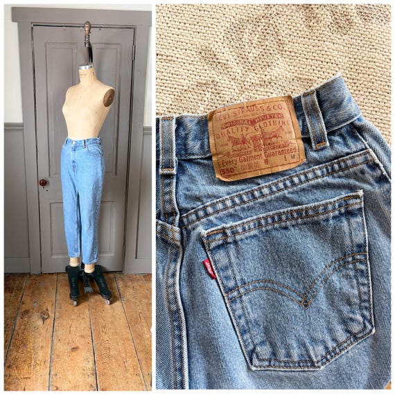Vintage 2000s/Y2K Levi’s 550 Relaxed Fit/Tapered Leg Light Wash Denim Jeans/26" Waist/26 x 26.5