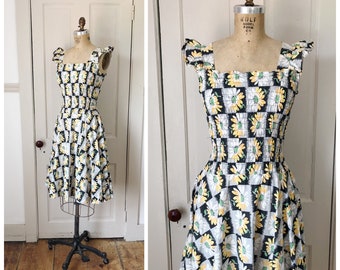 Summer Blooms 1940s Grey/Black/White/Yellow/Green Floral/Checkerboard Print Smocked Cotton Sundress/Size XS