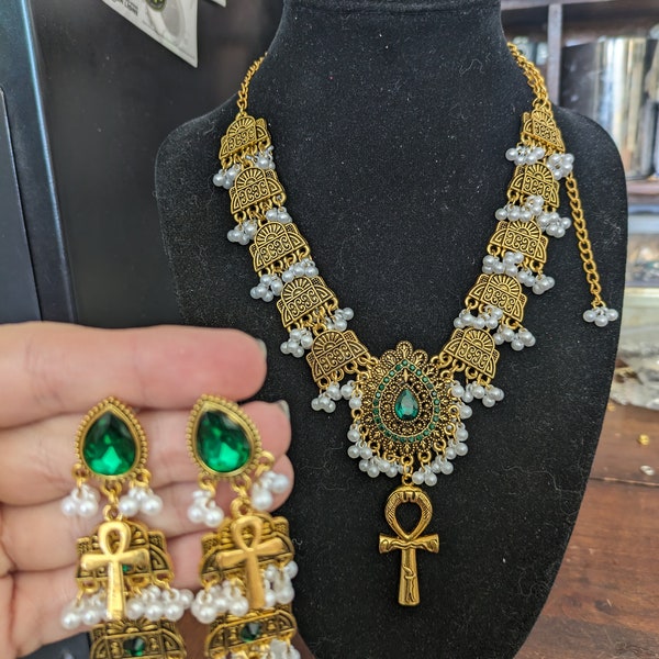 Parure dorée vert collier et boucles d'oreilles tribal indien ankh