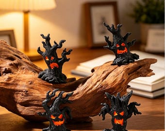Set van 4 griezelige spookboomminiaturen voor Halloween, perfect als bureau- of schoorsteenmanteldecoratie.