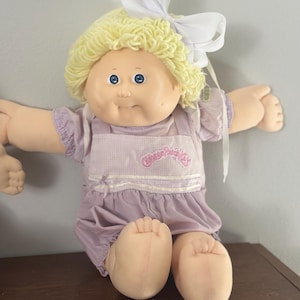 Vintage 1985 Coleco Cabbage Patch Kids Doll | HM4 Toothy Girl  KT Body  Playwear Outfit