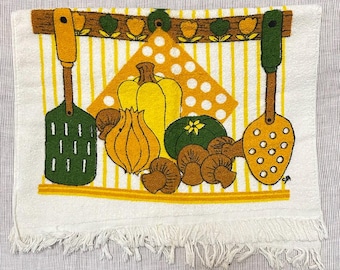 Vintage Veggie Kitchen Hand Towel Terry Fringed 70s Cotton Blend Yellow Green Brown White Utensils Retro Pepper Tomato Mushroom Retro