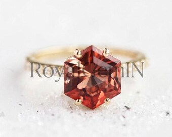 Hexagon Red Garnet Ring, Rose Cut Garnet Ring, 14K Gold Gemstone Ring, Minimalist Engagement Ring, January Birthstone Ring, Gift for Her
