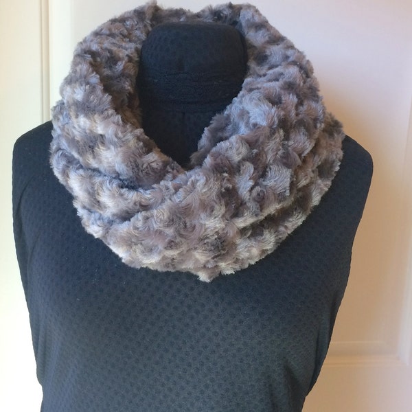 Perfect gift for Mother’s Day. Cozy swirl fur infinity scarf. Available in Grey/White/Ivory/Hot Pink/Baby Blue/Lavender