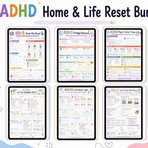 Op de afbeelding: Een digitaal ADHD Home & Life Reset-pakket met zes kleurrijke planningssjablonen genaamd Doom Pile Reset, Fridge Rescue, Paper Clutter Triage, After-Errands Reset, Life Admin Light en Low-Energy Meal Rescue met diverse iconen.