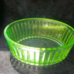Green Uranium Glass Dish Oval Refrigerator Dish Vintage * Depression Glass * Cottage