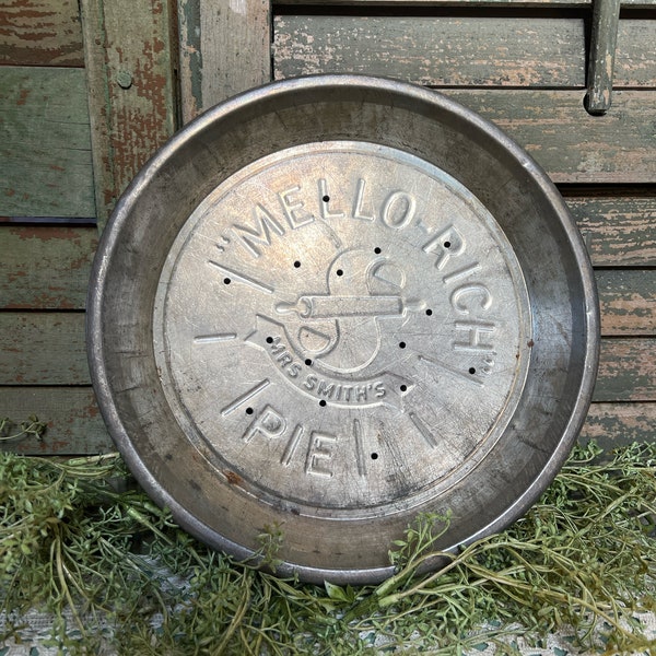 Vintage Mellow Rich Mrs Smiths Pie Dish Aluminum Plate * Farmhouse Primitive Country Kitchen