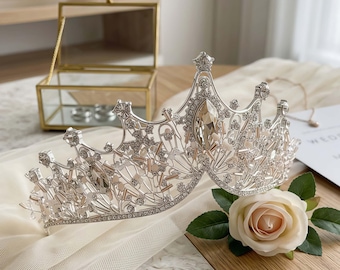 Handgjord kristallblommaflickatiara, barnprinsesskrona, bröllopshuvudbonad, strasslegeringspannband