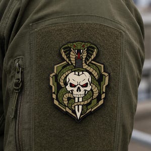 Toppa tattica in PVC con teschio di cobra – Stile militare con chiusura a strappo per zaini, giacche e cappelli