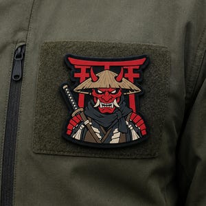 Naszywka z PVC z czerwoną maską Oni Samurai – japoński element wyposażenia taktycznego Torii Gate