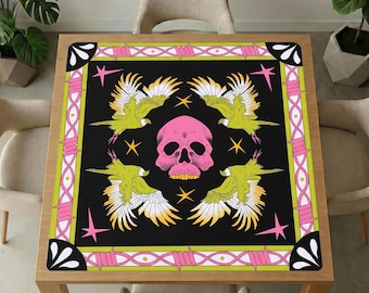 Mahjongmat neon papegaai schedel: roze schedel, vliegende papegaaien, rand met weerhaken, punk gamecover