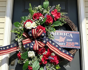 Ghirlanda per il 250° anniversario dell'America, decorazione floreale rossa, bianca e blu per la porta, base patriottica in tralci di vite.
