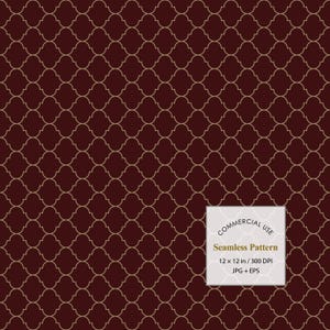 Pode incluir: Um padrão sem costuras com um fundo castanho-escuro e um design de treliça de quadrifólio dourado fino e repetitivo. Uma etiqueta quadrada branca no canto exibe o texto: COMMERCIAL USE, Seamless Pattern, 12 x 12 in / 300 DPI, JPG + EPS.