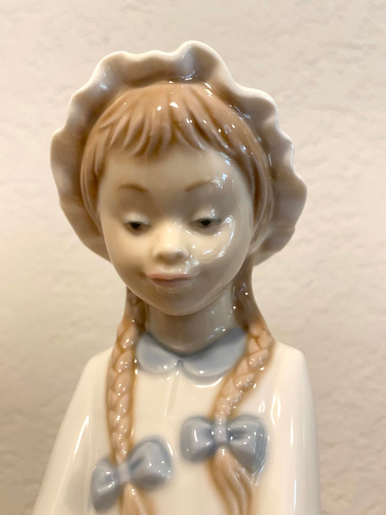 MAY SPECIAL Lladro porcelain, Spain, Figurine, Girl with basket image 4