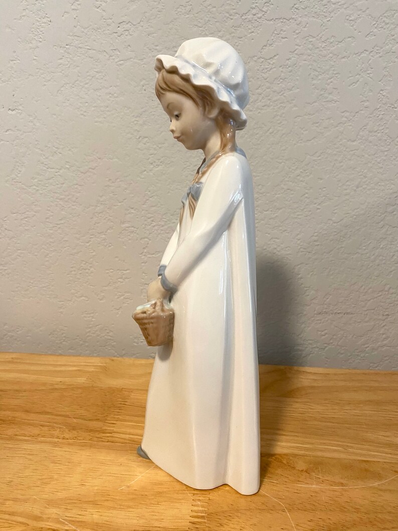 MAY SPECIAL Lladro porcelain, Spain, Figurine, Girl with basket image 9