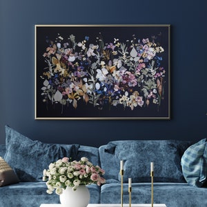 Grande stampa botanica Arte con fiori pressati Erbario su carta nera Stampa con fiori secchi Immagine di piante Arte murale con fiori Collage floreale