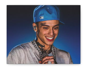 Retrato de un joven sonriente sobre lienzo
