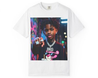 Camiseta con retrato de adolescente estilo urbano / Estampado fotográfico de grafiti neón