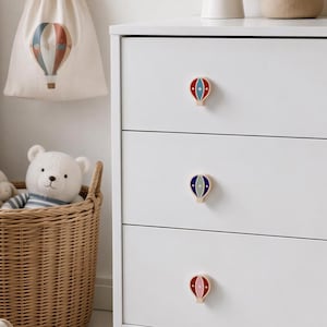 Handbemalter Schubladenknauf aus Holz, mit Heißluftballon-Dekoration